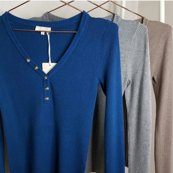 Teal Soft and Stretchy Ribbed Knit Long Sleeve Henley Top - Picture 6 of 11